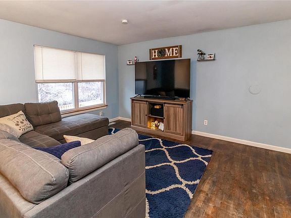 4th image of 124 Dale Dr