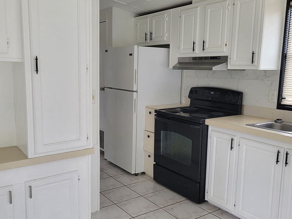 1st image of 1720 NW 38th Ave Unit 72