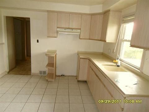 3rd image of 29111 Hillview St