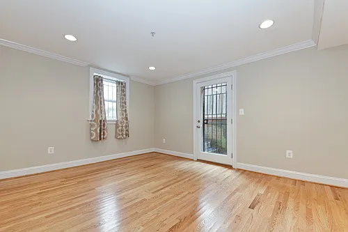1443 Oak St NW #T1 — Photo 9