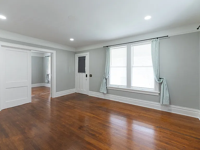 501 Steele St — Photo 28