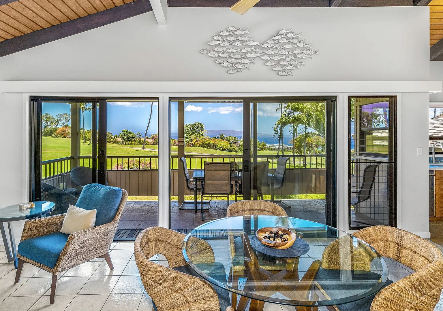 Wailea Ekolu 1204 - Modern Ocean View Condo w/ large Lanai, King Bed, — Photo 2