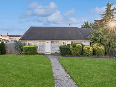 27 Essen Place, Bethpage, NY, 11714