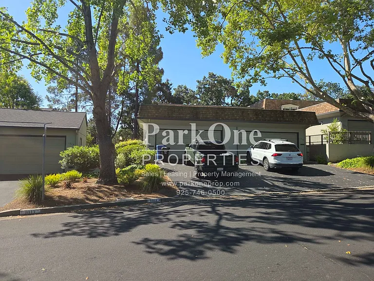 1817 Holland Dr — Photo 2