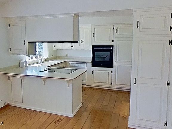 4th image of 695 Encino Vista Dr