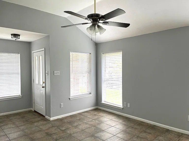 4219 Hermitage Hollow Ln — Photo 3