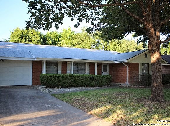 2nd image of 3231 Canaveral Dr