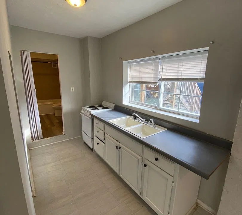 321 N Broadway St #5