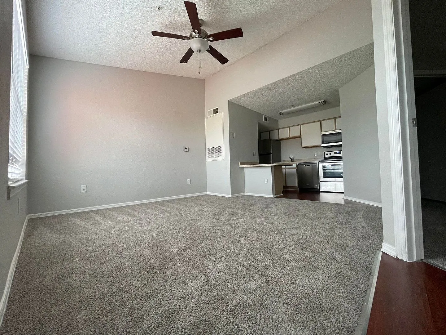 Beautiful Condo available on July 1st. Do not miss this opportunity. — Photo 3