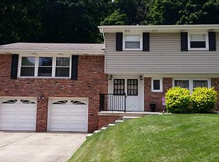 672 Carnival Dr, Pittsburgh, PA 15239