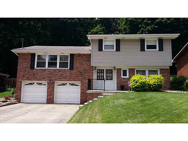 672 Carnival Dr photo 1