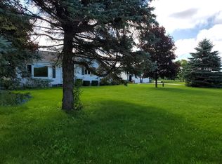 514 Sand Hill Rd, Luxemburg, WI 54217