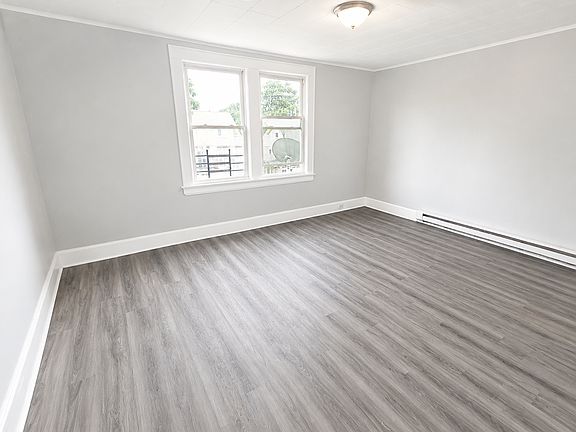 4th image of 9 Kenmore Ave #31