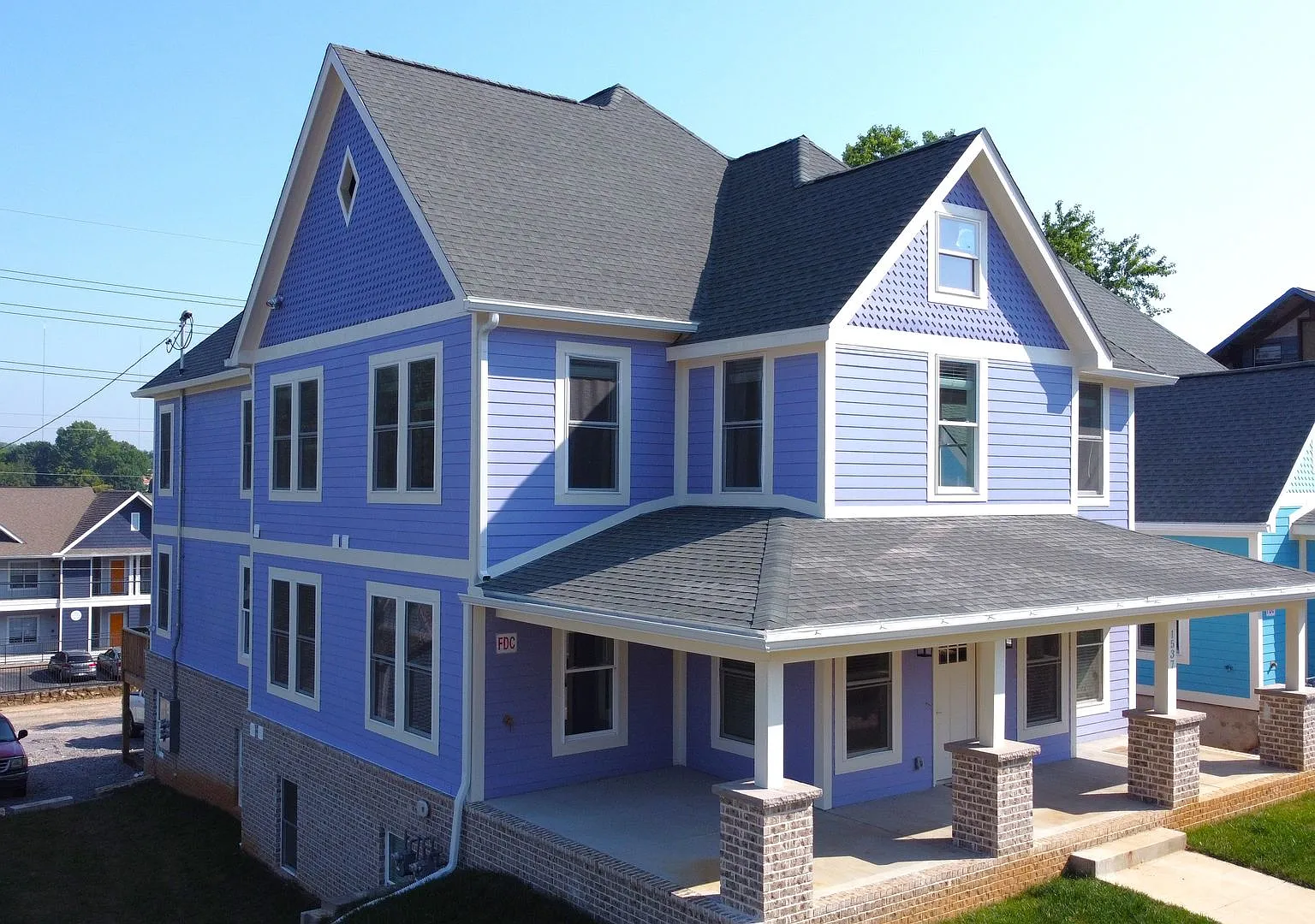Waitlist for Aug2027Jul2028 Now Open! |Large 10BR Unit Near UTK in Fort Sanders Duplex — Photo 2