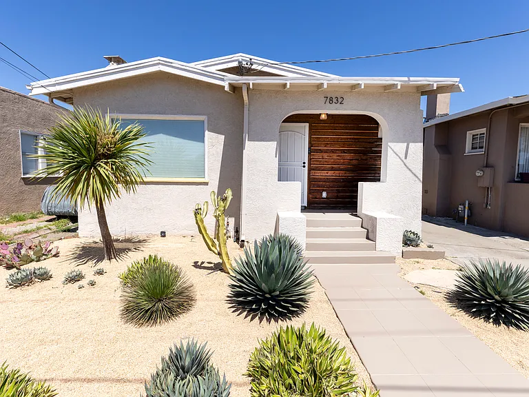 7832 Weld St — Photo 1