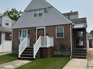 19930 48th Ave, Fresh Meadows, NY 11365