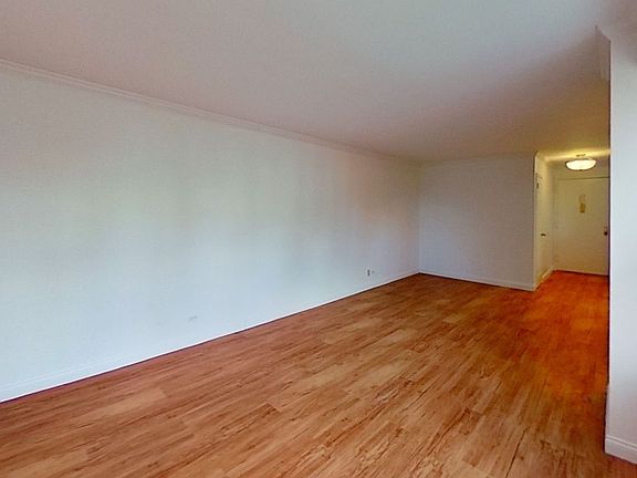 3rd image of 747 10th Ave APT 6F