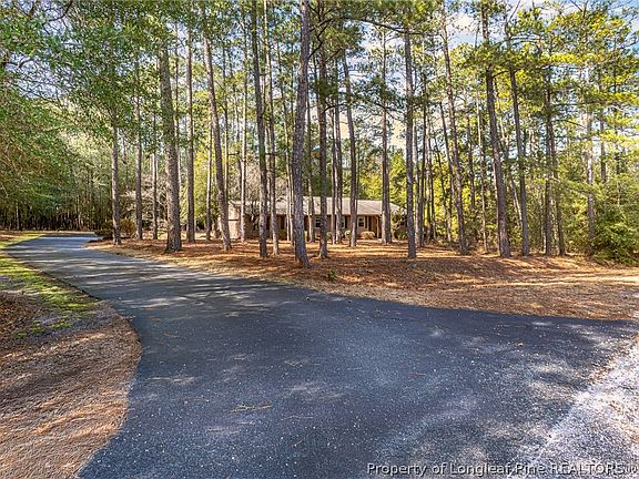 3rd image of 996 Point Hill Dr