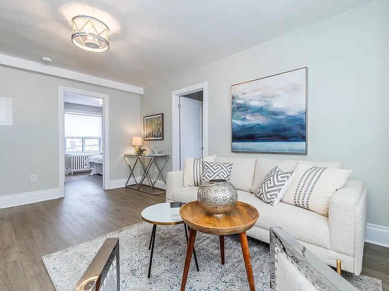1 Kingswood Rd #1 — Photo 17