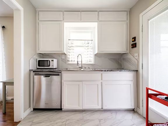 5th image of 2220 NW 32nd St