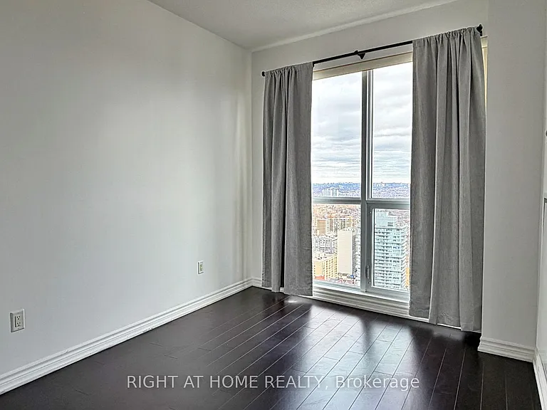386 Yonge St #4207 — Photo 21
