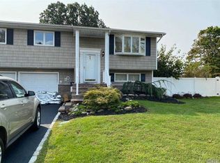 16 Roland Pl, Bay Shore, NY 11706