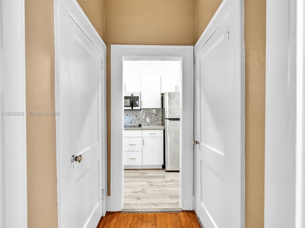 124 Mendoza Ave APT 6, Coral Gables, FL - More
