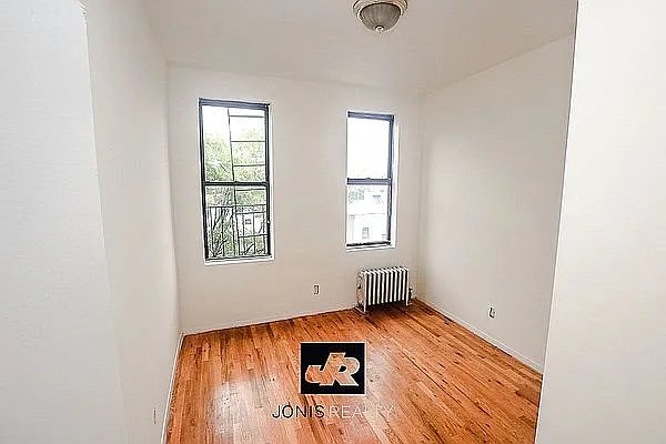 Rented by Jonis Realty | media 2