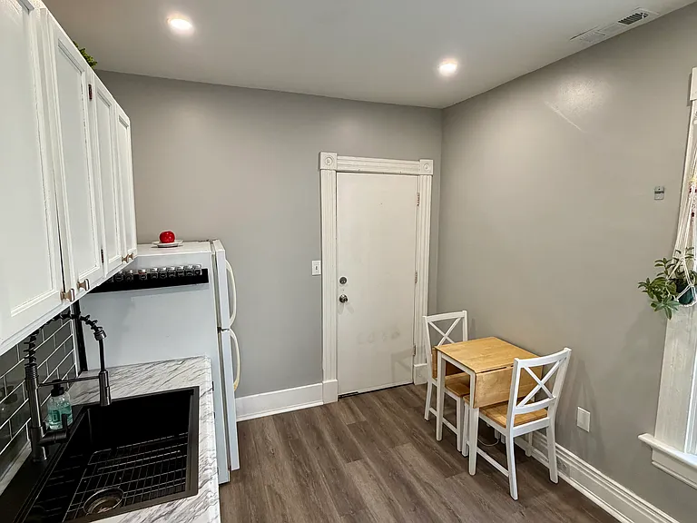 4368 Eastern Ave — Photo 12