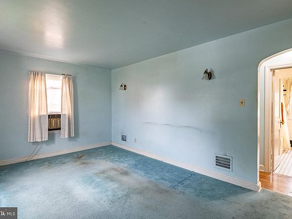 4th image of 1435 Fayette Ave