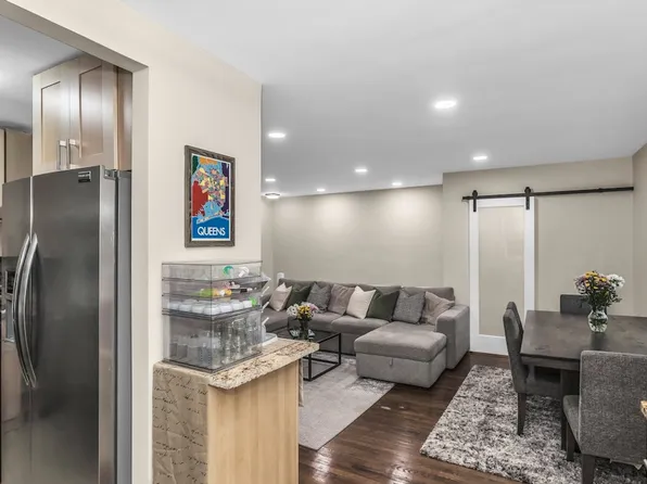 224-01 Kingsbury Avenue image 9 of 17