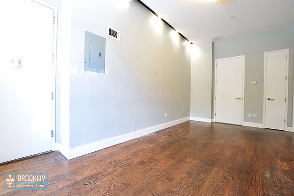 Rented by null | media 25