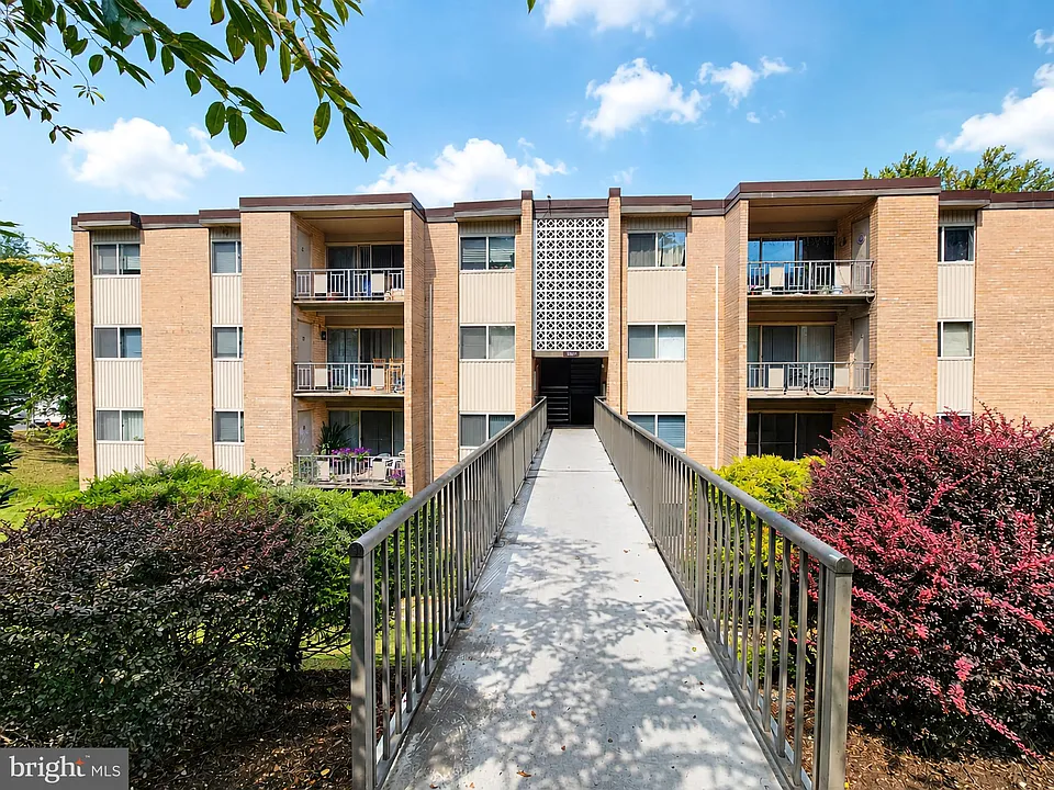 5107 Crossfield Ct #306