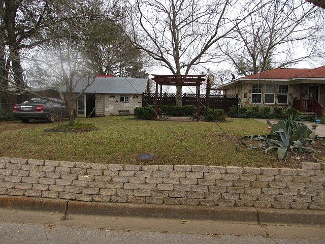 2nd image of 104 Ridgecrest Dr
