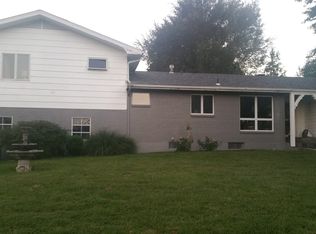 814 E Hadley St, Aurora, MO 65605