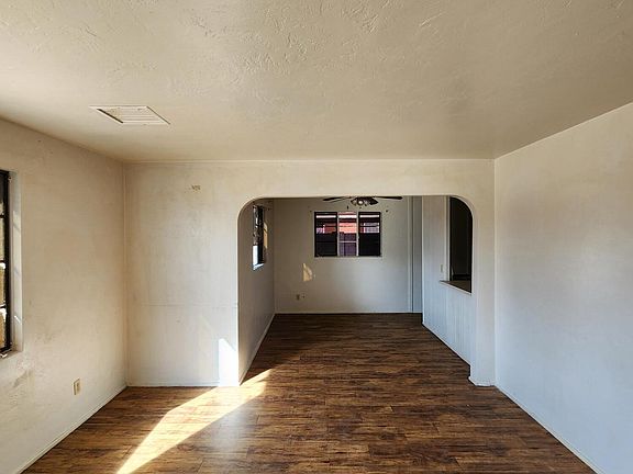3rd image of 8749 N 30TH Avenue