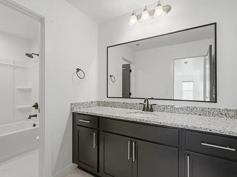 915 N Evelyn St — Photo 20