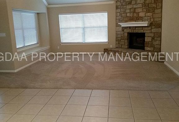 4th image of 212 Cherry Laurel Dr