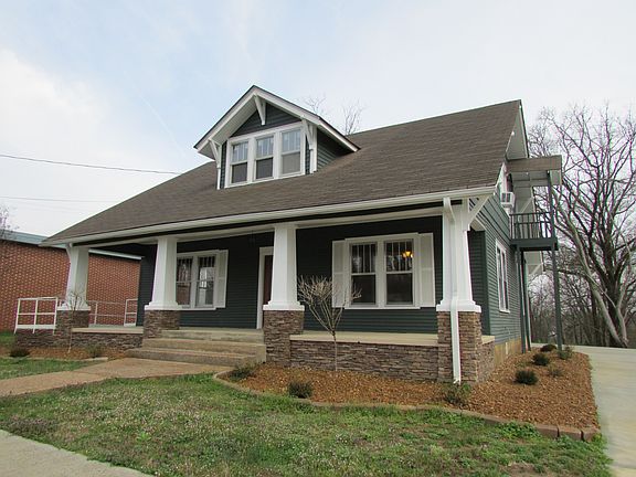 3rd image of 105 E High St