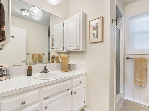 5th image of 4 Port Holiday Dr Unit H