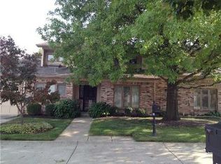1055 Andalusia Grv, Indianapolis, IN 46260