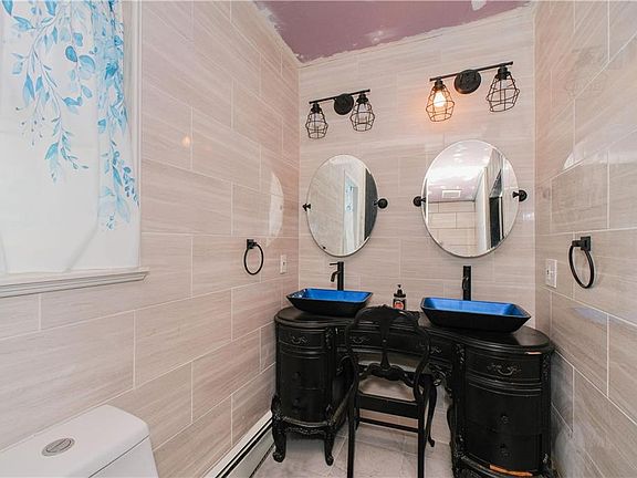 5th image of 1758 E 52nd St