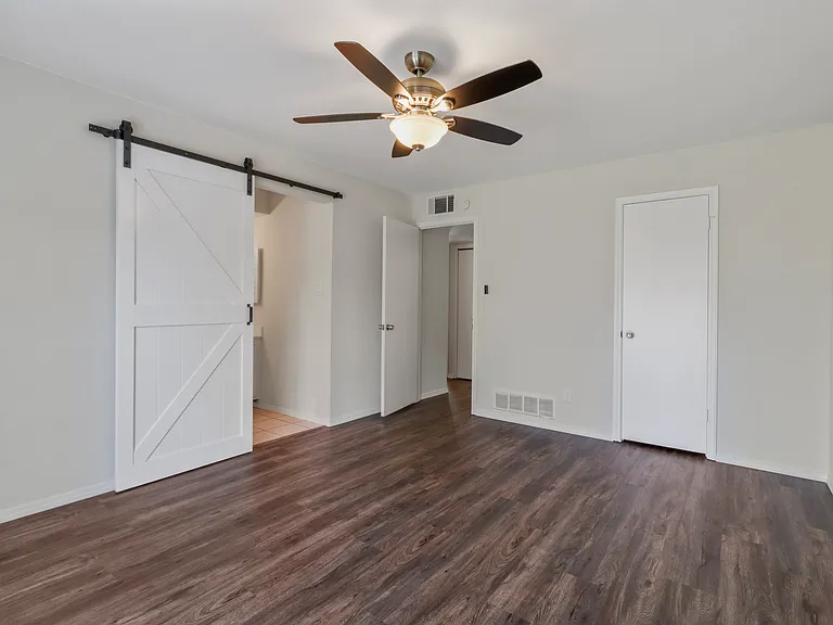 2601 Knoll Trl — Photo 14