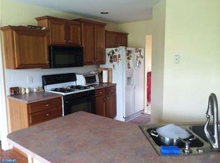 1 Lenape Dr, Morgantown, PA 19543