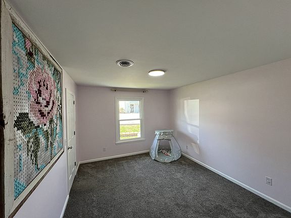 4th image of 207 Village Cir W #207