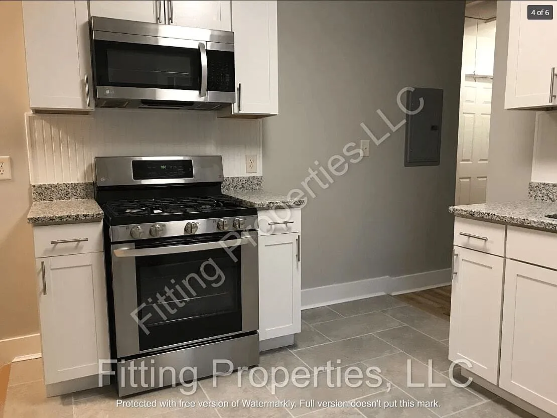 624 Frasier Street SouthEast - 1 — Photo 3
