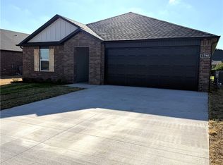 1790 Thelma St, Springdale, AR 72762