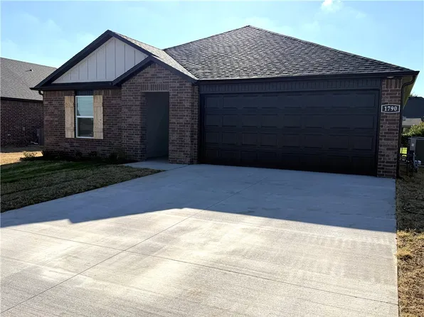 1790 Thelma St, Springdale, AR 72762