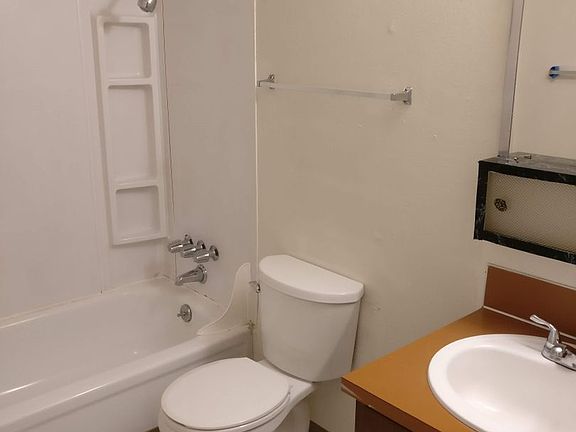 4th image of 11222 59th Avenue Ct E #14