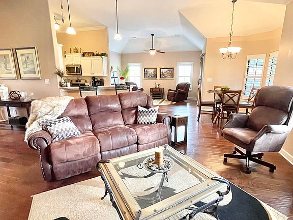 5th image of 8781 Sterland Cir